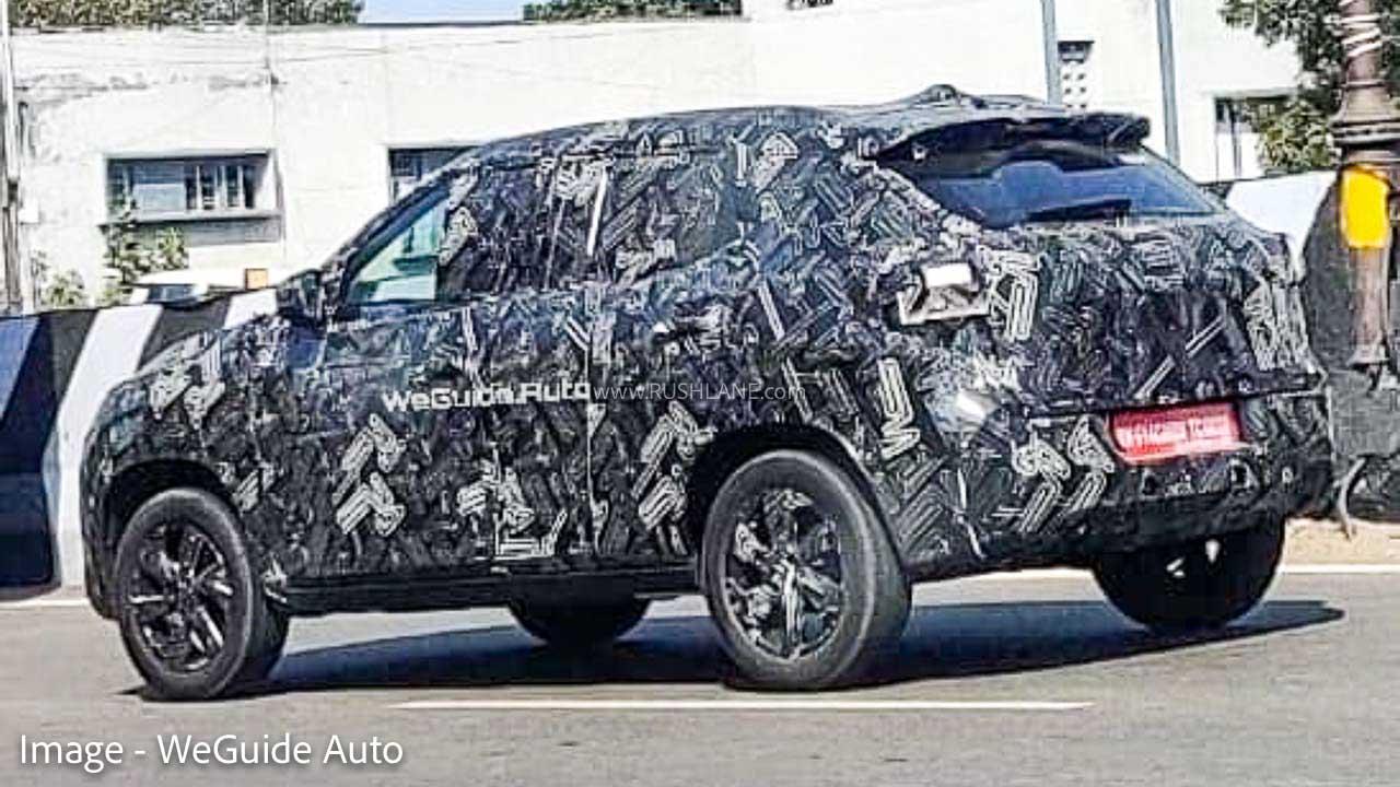 First Look Nissan Magnite Facelift Spotted in Testing Phase